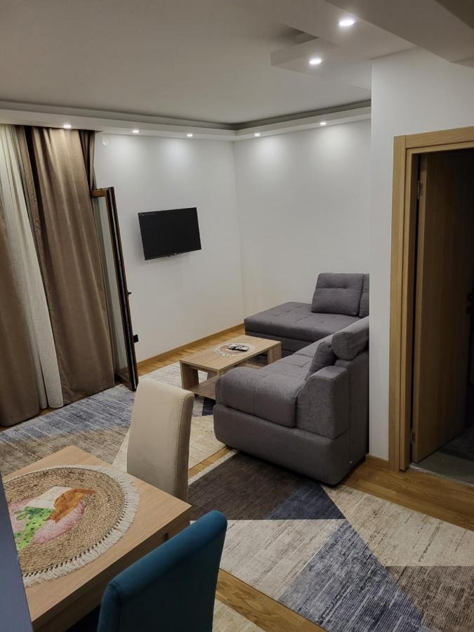 Lux Apartmani Bajova Cetinje Exterior foto